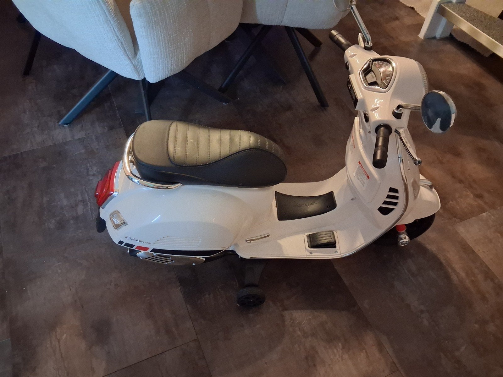 Witte Vespa kinder scooter - Zo goed als nieuw, Ophalen, Zo goed als nieuw, Overige modellen