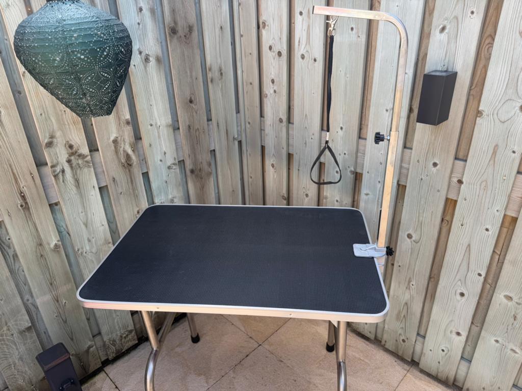 Trimtafel van het merk Tectake, Ophalen, Gebruikt