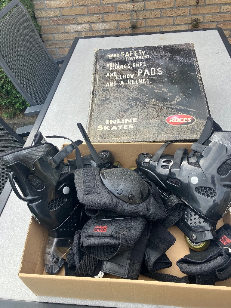 Complete set: Roces Inline Skates+ Roces Beschermset in Doos, Ophalen, Gebruikt, Inline skates 4 wielen, Heren