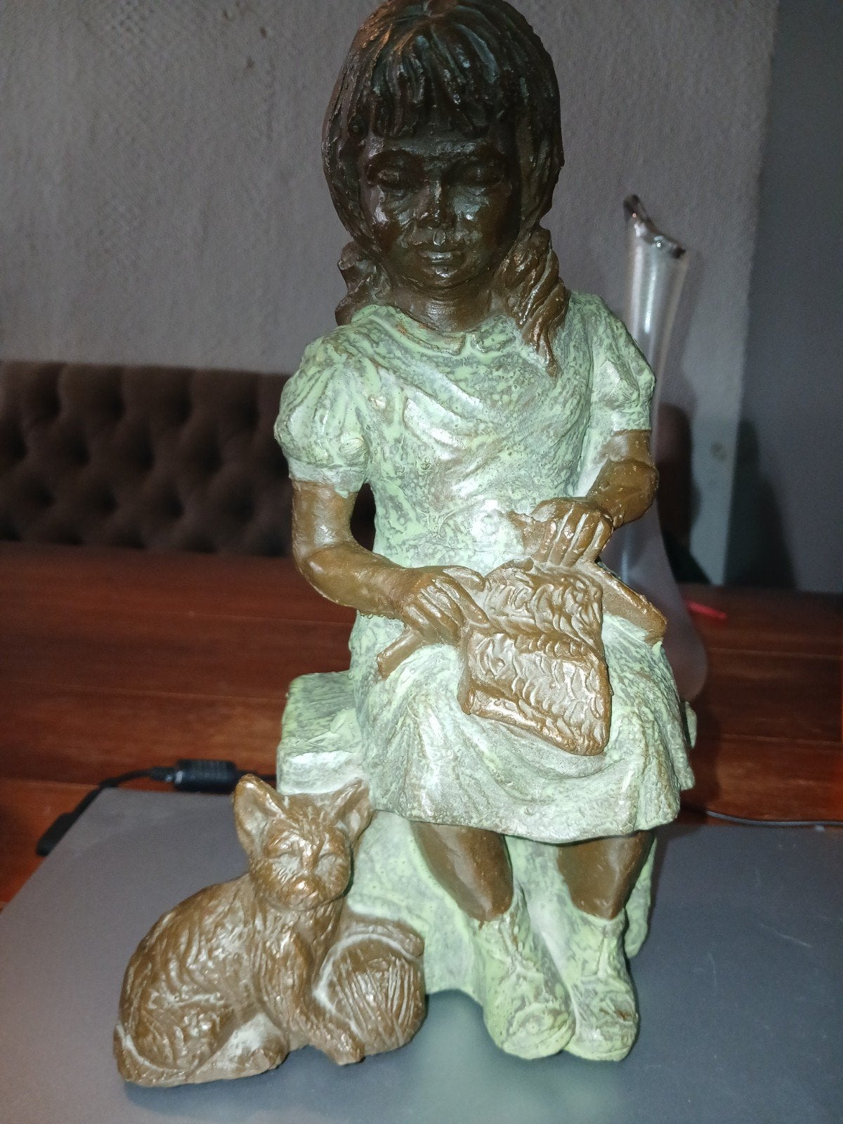 Geert Kunen beeld meisje met kat, Overige onderwerpen, Ophalen of Verzenden, Handgemaakt, 20 - 50 cm