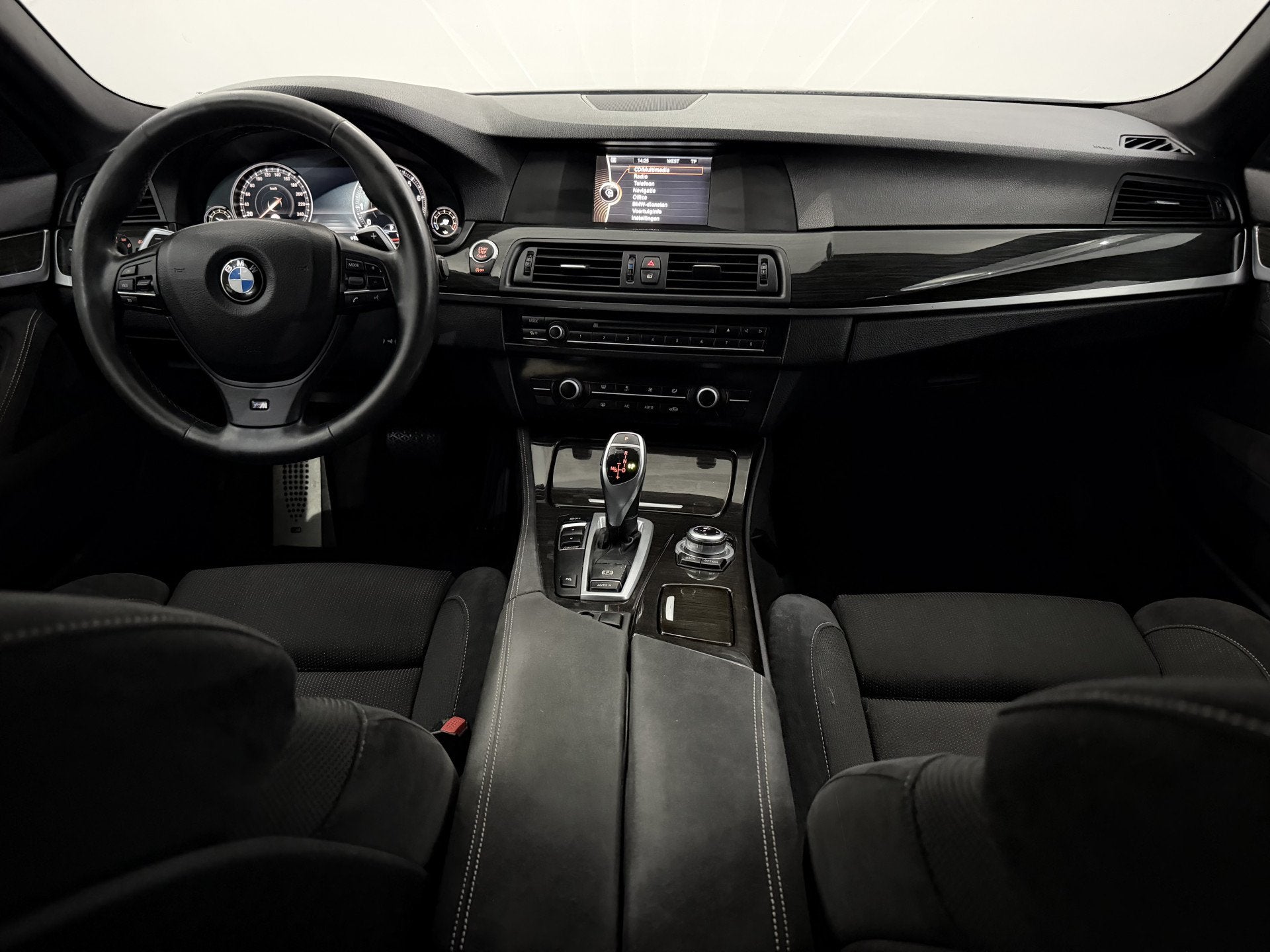 BMW 5 Serie Touring 520i Executive M Sport. Parkeersensoren,, Auto's, Automaat, Euro 5, Achterwielaandrijving, Gebruikt