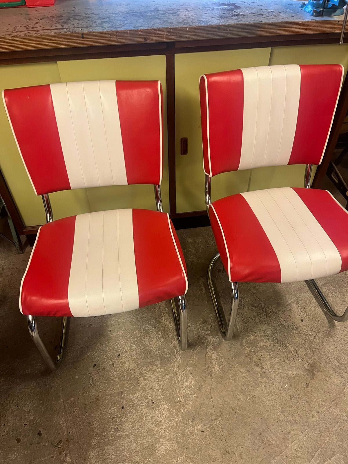 2 Bel Air stoelen rood wit - Diner stoelen, Ophalen, Kunststof, Gebruikt, Twee