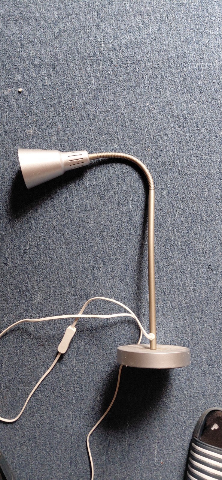 Metalen bureaulamp met flexibele hals, Ophalen