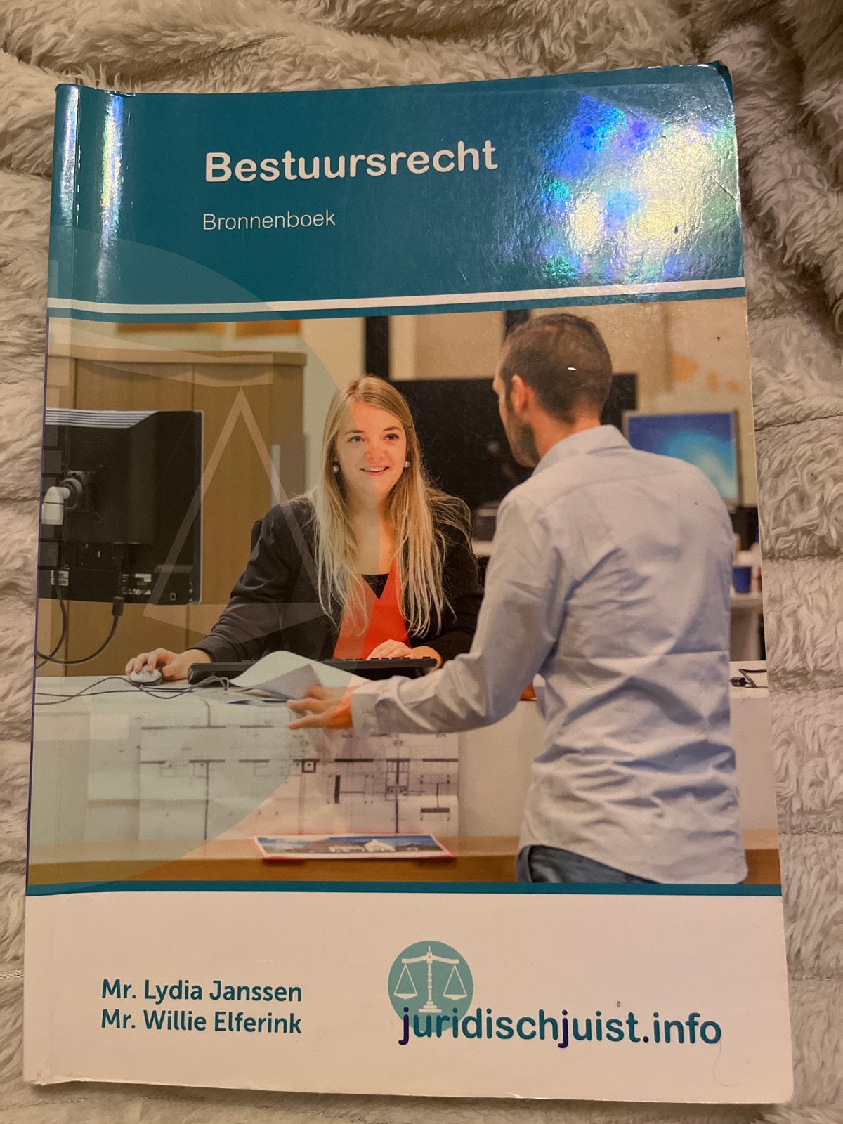 Bestuursrecht Bronnenboek - Juridisch, Ophalen of Verzenden, Gamma, Gelezen, MBO
