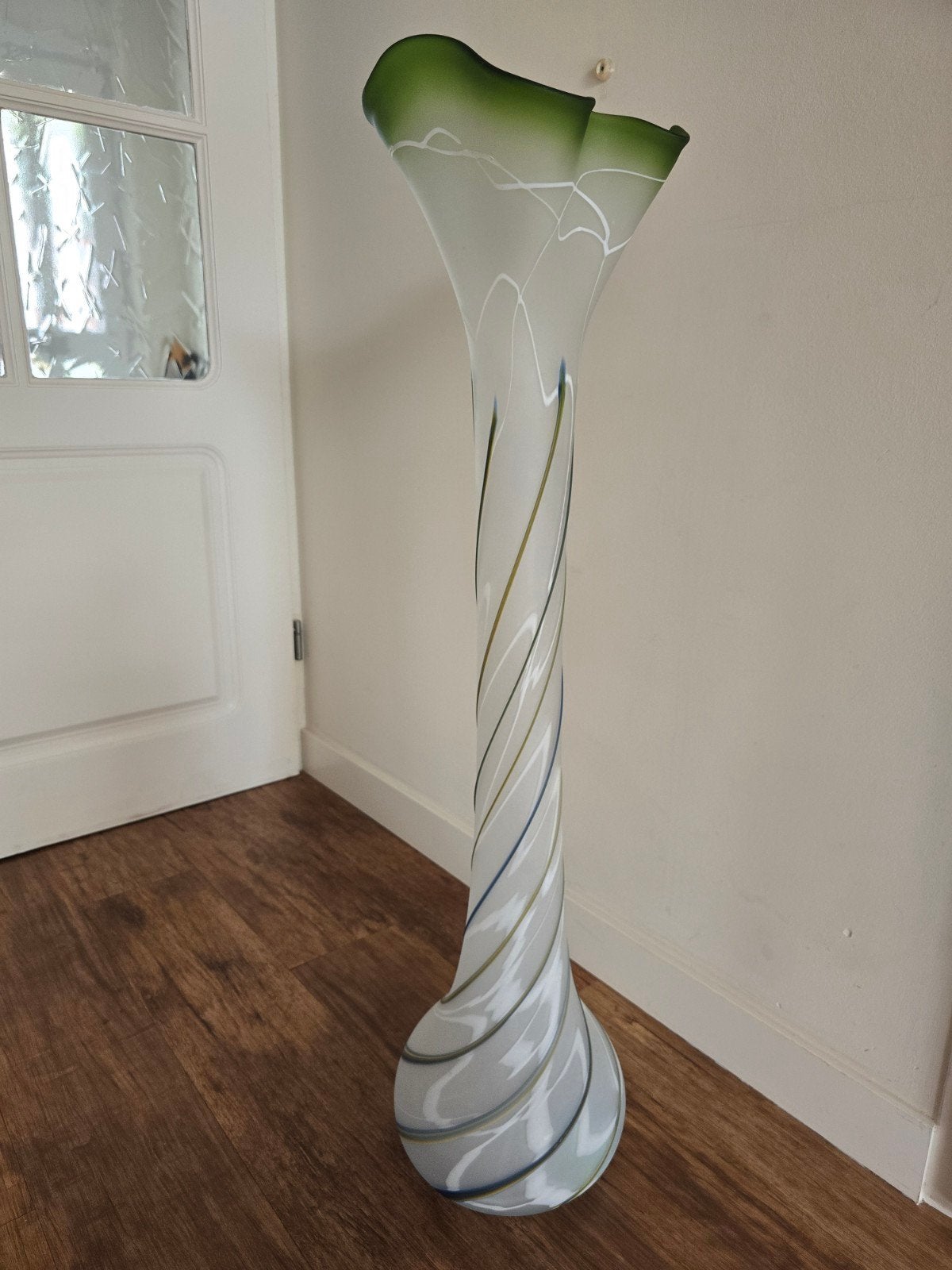 Grote glazen vaas groen grijs blauw wit 90 cm hoog, Ophalen of Verzenden