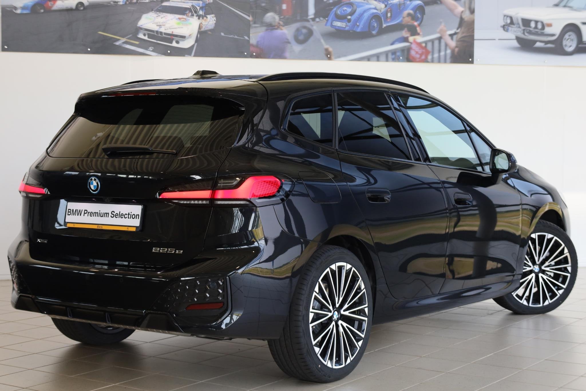 BMW 2 Serie Active Tourer 225e xDrive | M Sportpakket | Comf, Automaat, 150 min, Zwart, Bedrijf