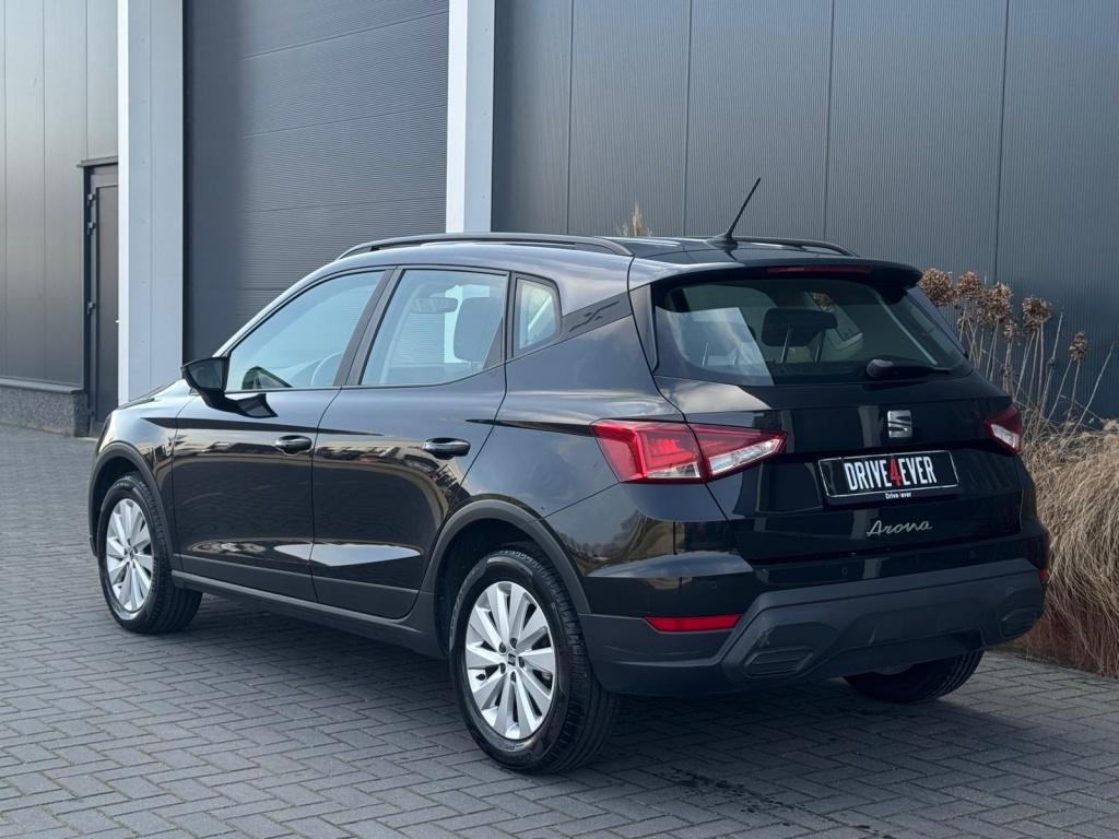 SEAT Arona 1.0 TSI Style DSG APPLE CARPLAY PDC LED SPORTVELG, Auto's, Seat, Automaat, Stof, Gebruikt, Arona