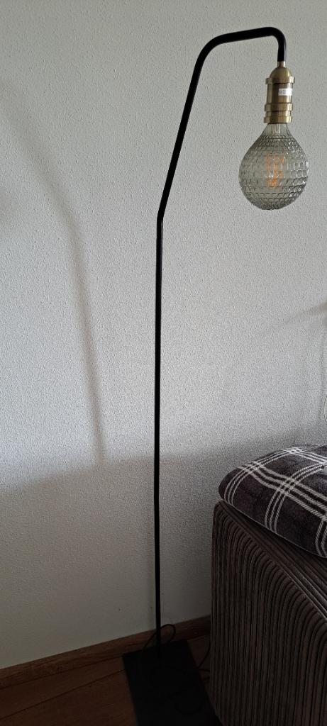 Vloerlamp made, Ophalen of Verzenden, Zo goed als nieuw, Metaal, Modern
