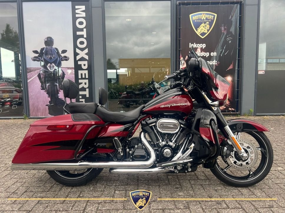 HARLEY-DAVIDSON FLHXSE STREET GLIDE CVO (bj 2017) 114, 2 cilinders, HARLEY-DAVIDSON, Chopper, Bedrijf