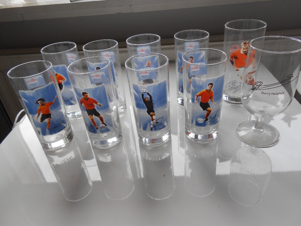 10 glazen van voetbal , 8 pepsi, 1 coca Cola, en 1 Hulshof, Ophalen, Zo goed als nieuw, Ajax, Overige typen