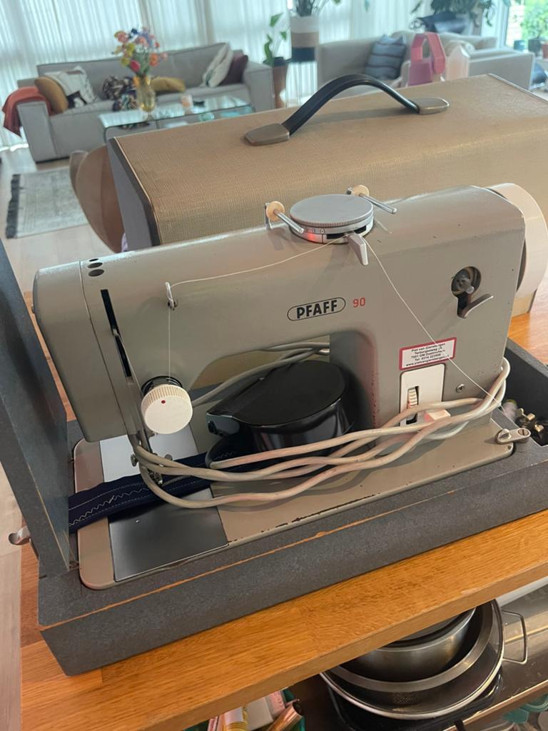 Vintage Pfaff 90 naaimachine, Antiek en Kunst, Antiek | Naaimachines, Ophalen