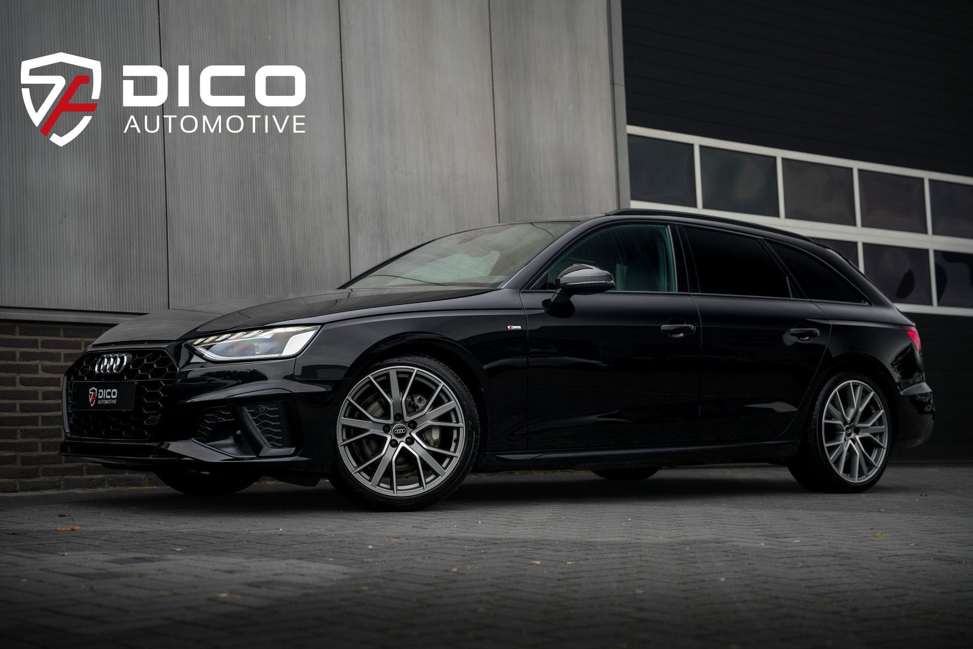 Audi A4 Avant 40 TFSI 204 pk Quattro S-Edition Competition /, Automaat, 15 km/l, Gebruikt, Zwart