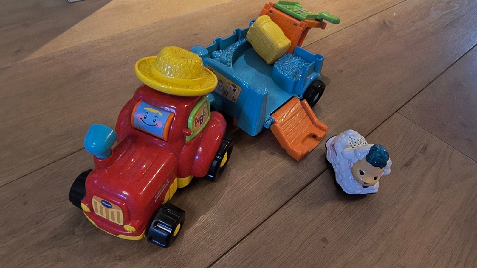 VTech Toet Toet Auto's Tractor met aanhanger en schaap, Ophalen of Verzenden, Gebruikt, Auto, Met wieltjes