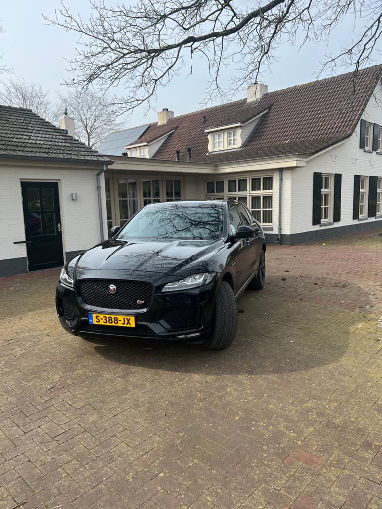 Jaguar F-Pace 3.0 V6 Supercharged 380pk AWD Aut 2017 Zwart, Automaat, Zwart, Vierwielaandrijving, Particulier