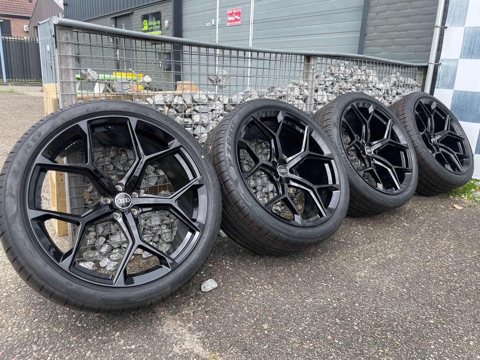23 inch Audi Q8 SQ8 velgen 5x112 + Pirell zomerbanden, Banden en Velgen, Nieuw, Overige maten, Ophalen of Verzenden