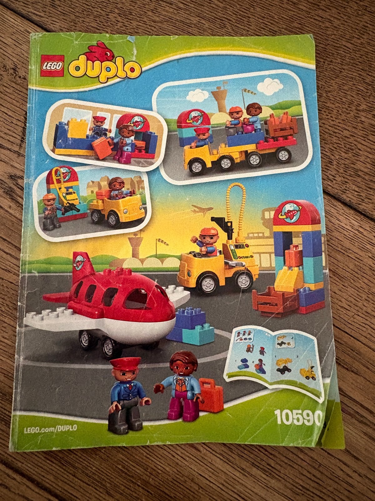 Lego Duplo Vliegveld 10590 - Compleet met instructies, Kinderen en Baby's, Speelgoed | Duplo en Lego, Gebruikt, Ophalen of Verzenden