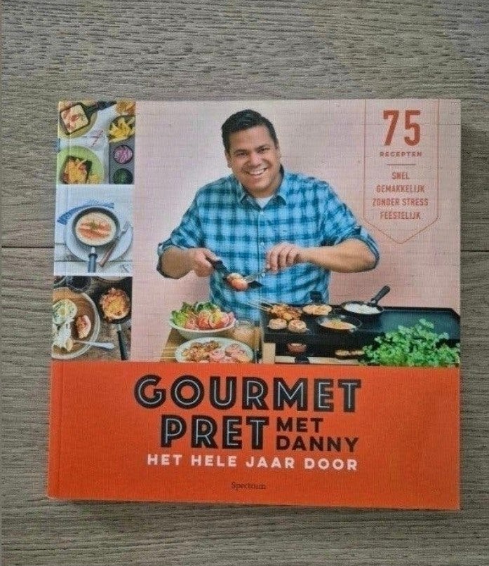 Kookboek Gourmetpret met Danny het hele jaar door

Het ultie, Ophalen of Verzenden, Nieuw
