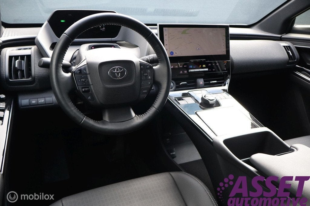 Toyota bZ4X Premium 71kWh SoH 100% panoramadak/stoelkoeling, Auto's, Toyota, Gebruikt, 71 kWh, Leder en Stof, Origineel Nederlands