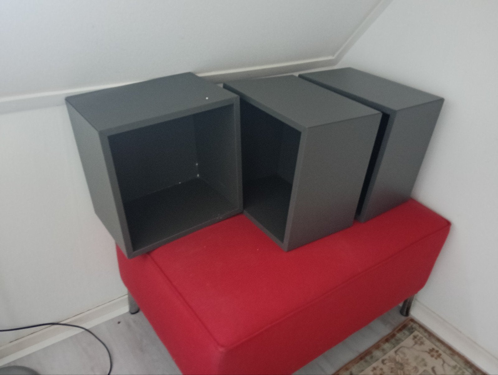 3 IKEA Eket wandkubussen met ophangmateriaal MOET WEG, Ophalen
