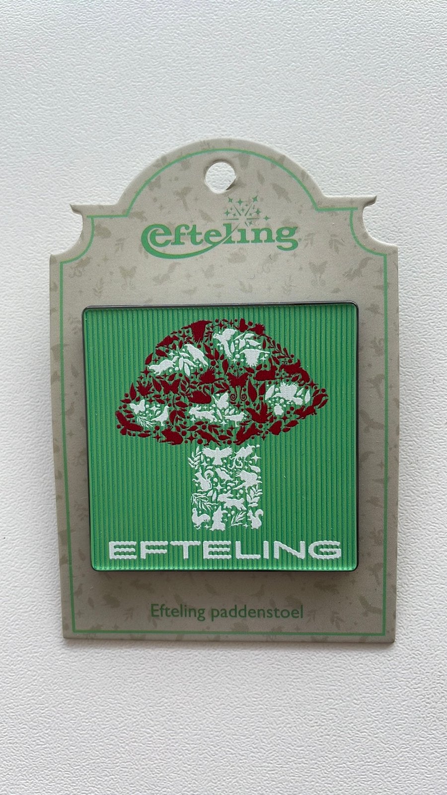 Efteling pin Efteling paddenstoel op kaartje, Verzamelen, Ophalen of Verzenden, Nieuw, Button of Speldje
