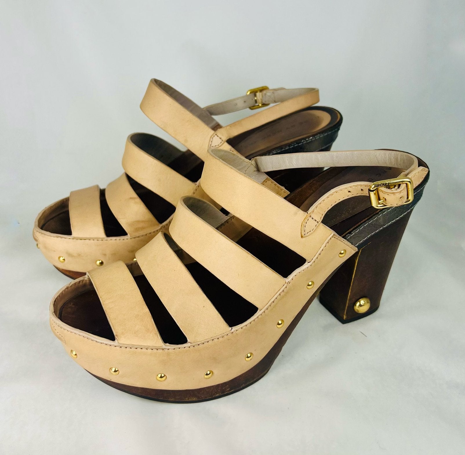 Marc by Marc Jacobs Rivet Sandal 37,5 beige bruin mules, Beige, Zo goed als nieuw, Sandalen of Muiltjes, Ophalen of Verzenden