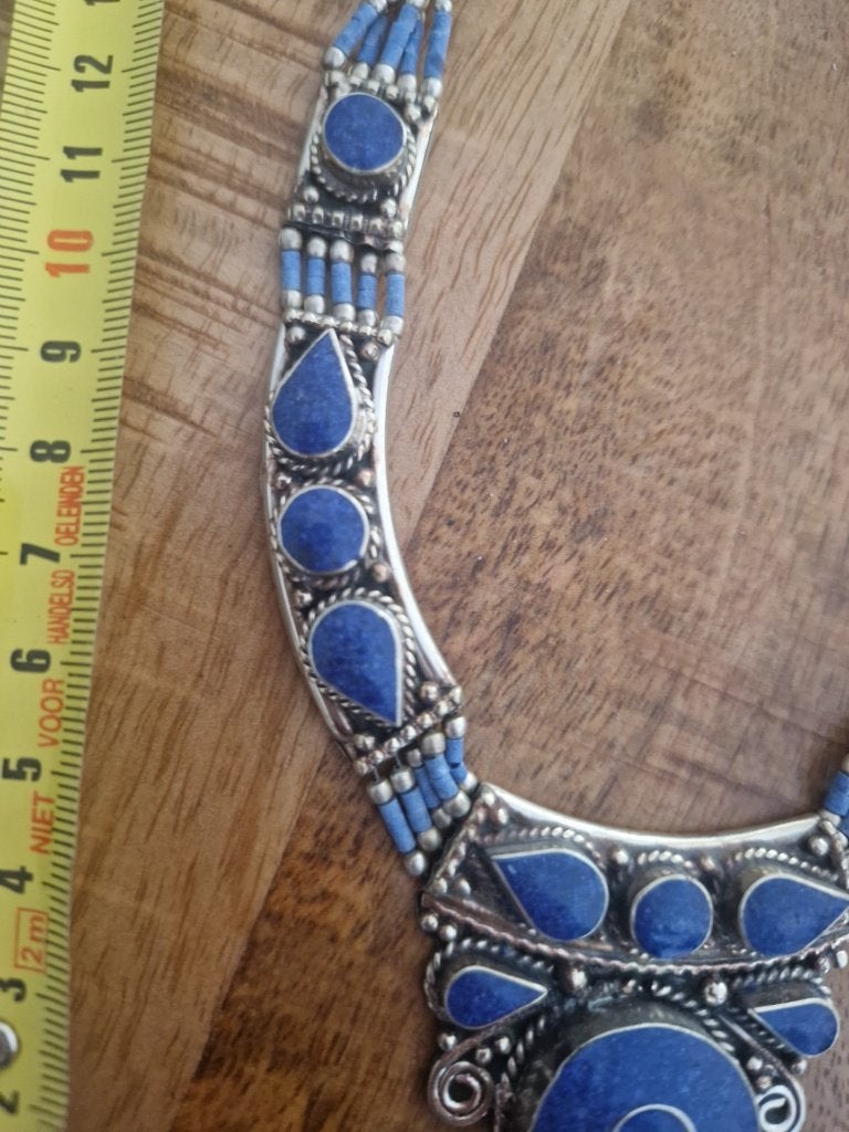 Tibetaanse ketting met lapis lazuli., Sieraden, Tassen en Uiterlijk, Ophalen of Verzenden, Zilver, Ketting, Met edelsteen