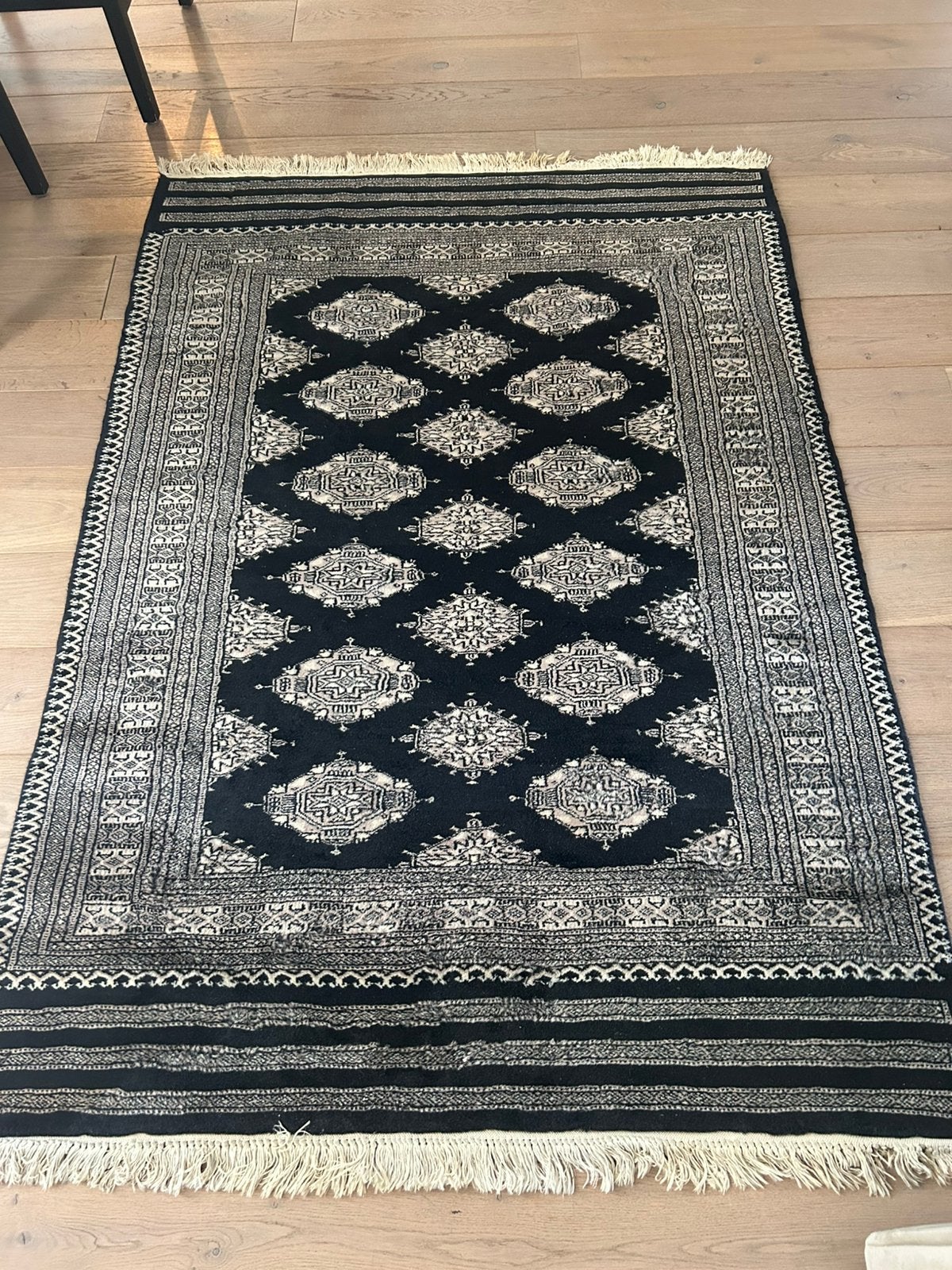 Perzisch tapijt zwart beige 180x130, 100 tot 150 cm, Zwart, Ophalen of Verzenden, Zo goed als nieuw