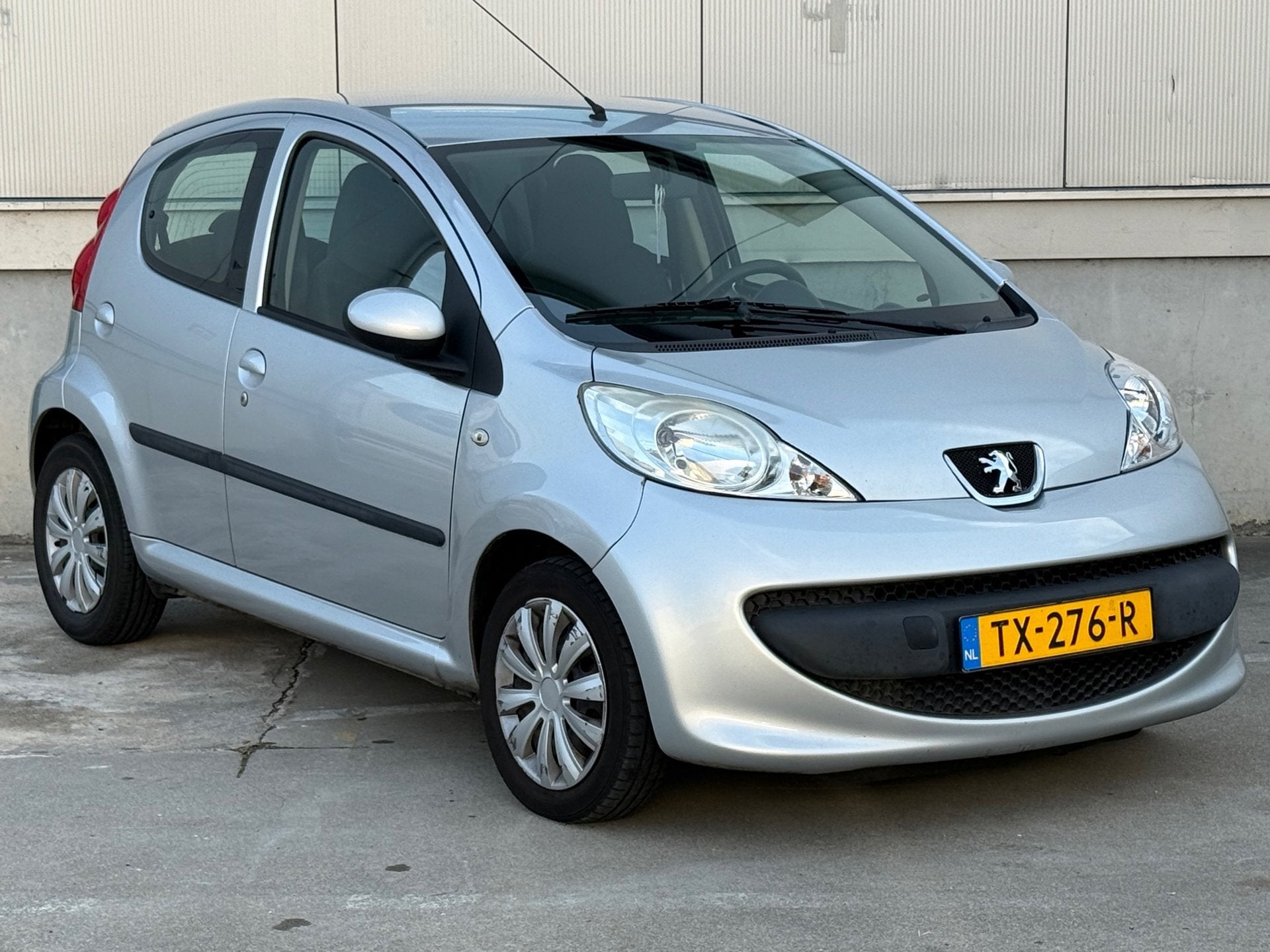 Peugeot 107 1.0-12V XS / AUTOMAAT / 5 DEURS / APK / INRUIL M, Gebruikt, 4 stoelen, 68 pk, Bedrijf