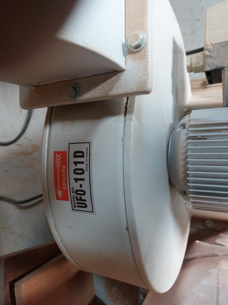 Stofafzuiging met filter UFO-101D, Ophalen, Afzuiger