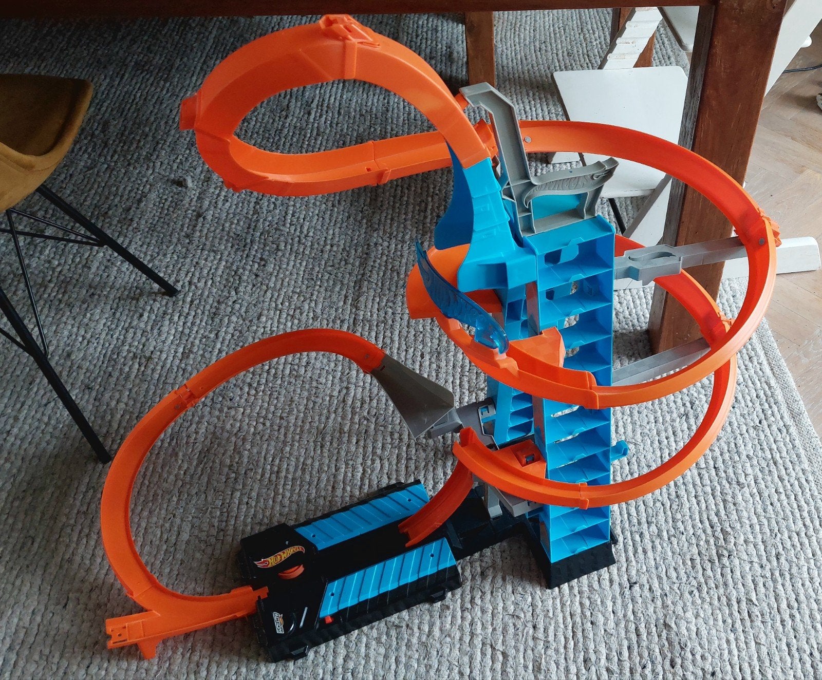 twee sets Hotwheels met boekjes, Ophalen, Gebruikt, Hot Wheels, Handmatig
