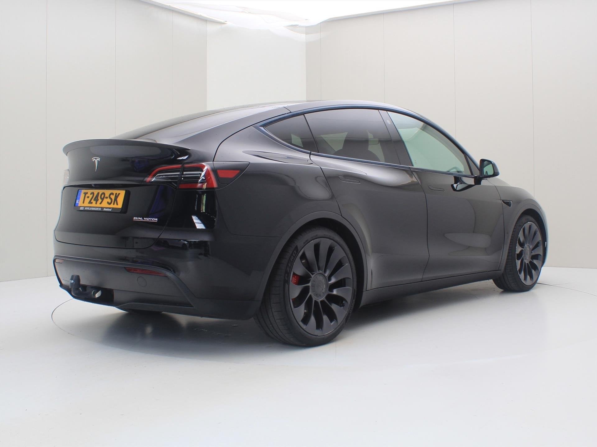 Tesla Model Y Performance 534pk AWD [ TREKHAAK+AUTOPILOT+21, Gebruikt, Zwart, 1972 kg, Zwart