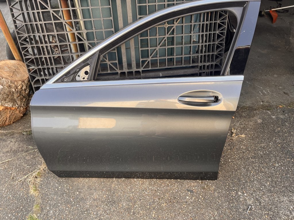 Deur W205 C Klasse linksvoor 992 grau compleet, Niet ingevuld, Gebruikt, Deur, Mercedes-Benz