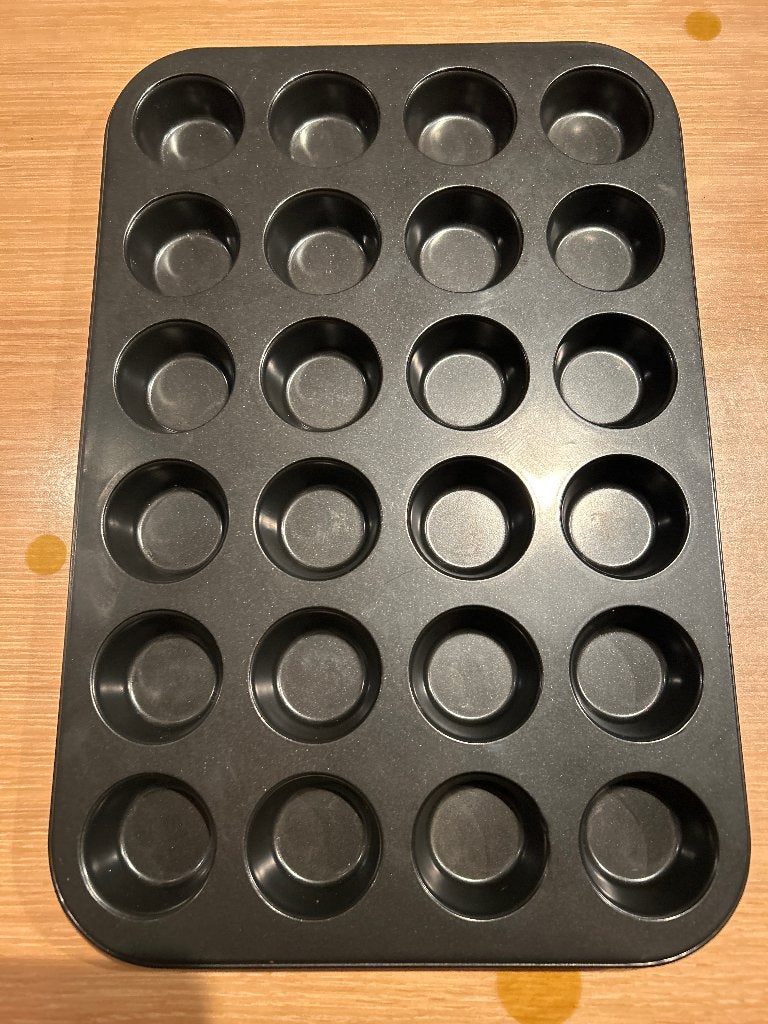 Muffin bakvorm voor 24 mini cupcakes, Ophalen of Verzenden, Gebruikt, Cupcakes, Bakvorm