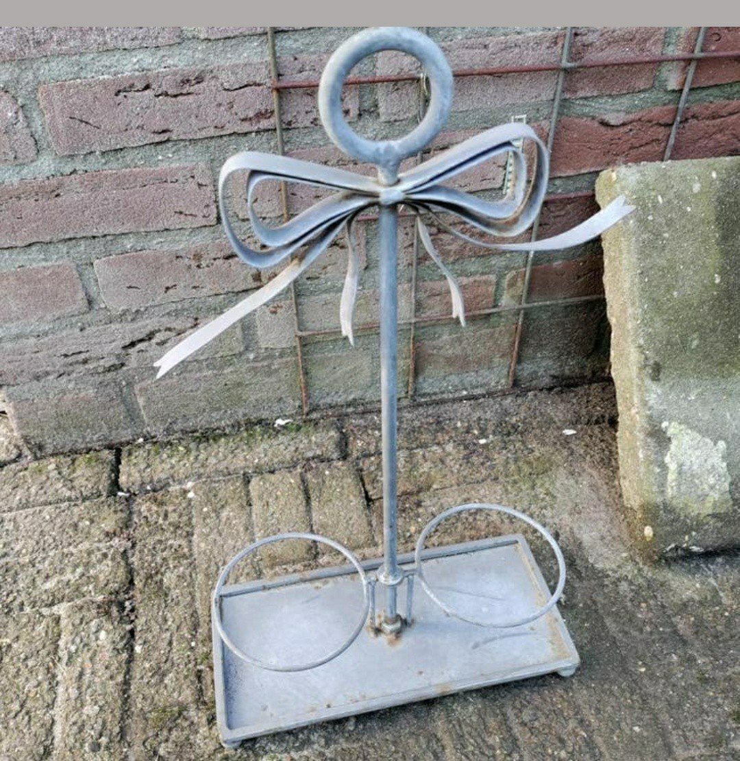 Plant,Bloem,Staander,Tuin,Metaal,Lood,Grijs,bloemen,potjes, Gebruikt, Ophalen of Verzenden, Metaal, Overige vormen