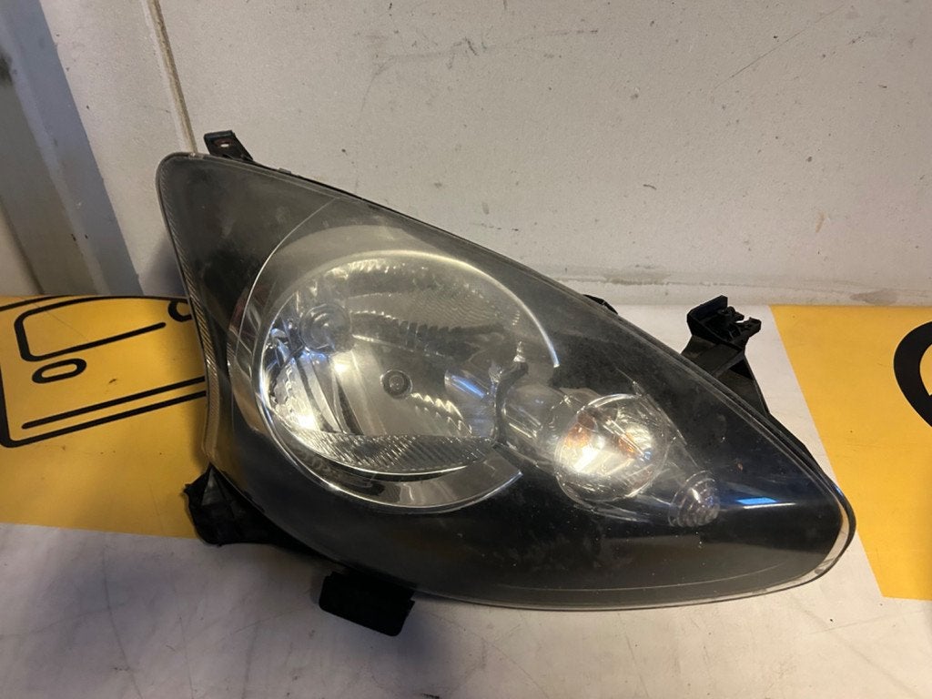 Toyota AYGO Rechts voor Koplamp 89553100 origineel koplamp, Info@fabrikant.eu, Fabrikantstraat 1
1000 AA  Amsterdam, NL, Ophalen of Verzenden