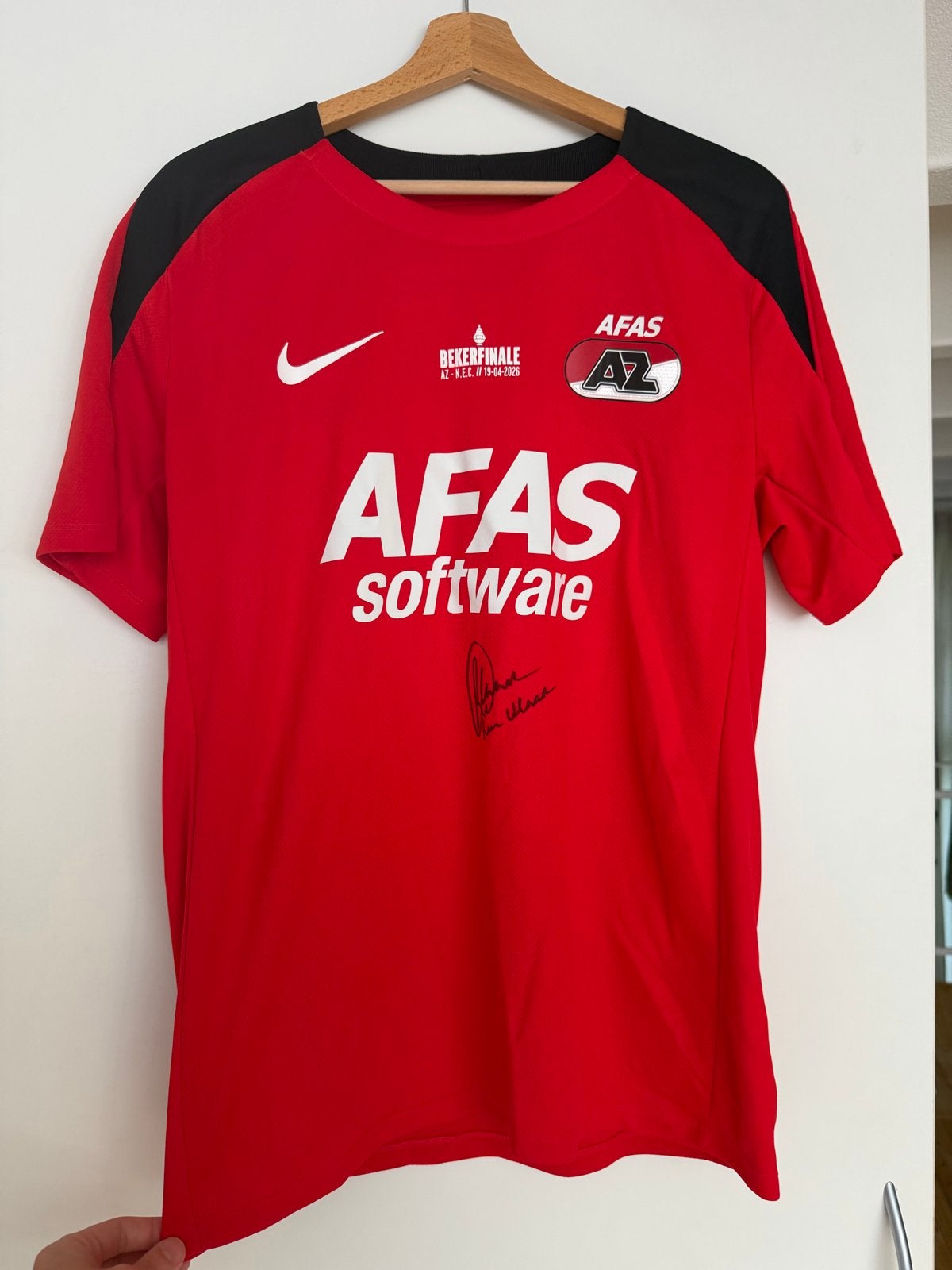 Gesigneerd Ron Vlaar inloopshirt bekerfinale 2026, Ophalen of Verzenden, Zo goed als nieuw, AZ, Shirt