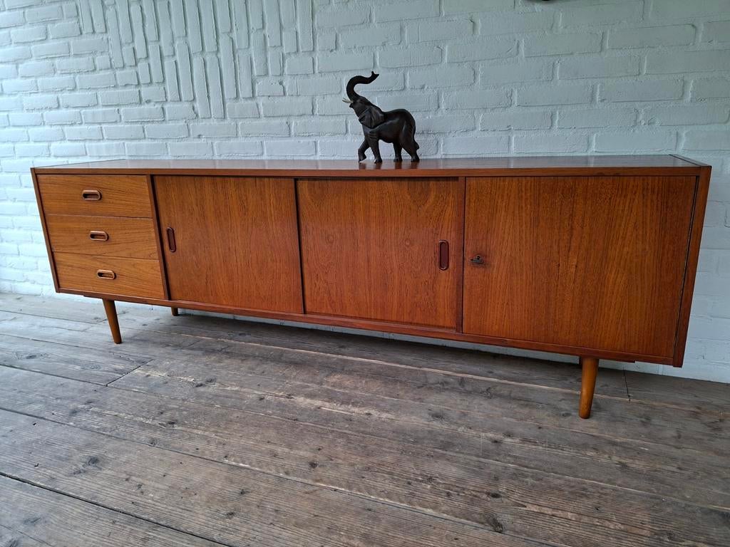 Vintage retro kast dressoir lowboard Deense stijl teak j 60., 150 tot 200 cm, Teakhout, Zo goed als nieuw, 25 tot 50 cm