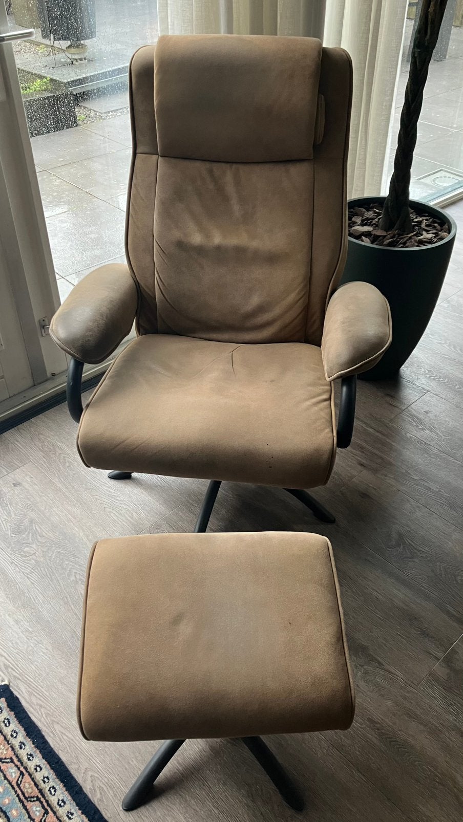 Foto 2 van Relaxfauteuil met voetenbankje
