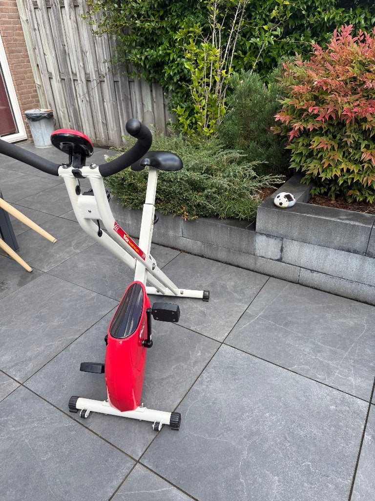 Foto 3 van hometrainer, opklapbaar en verrijdbaar (ruimtebesparend)