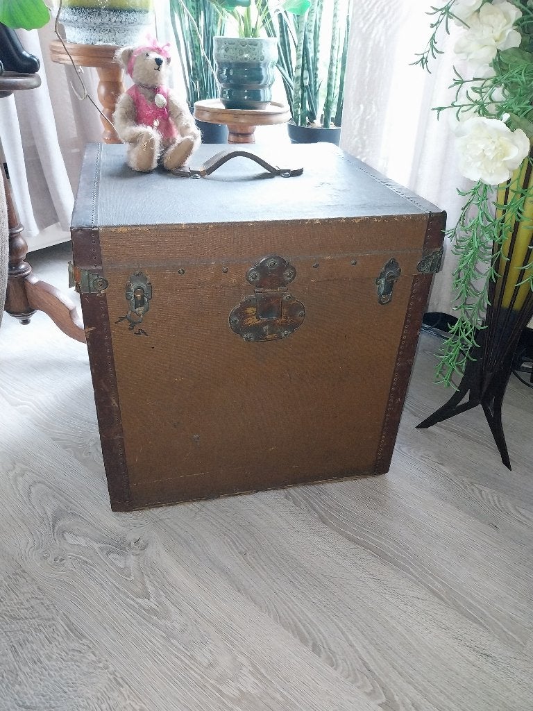 Oude hutkoffer, Antiek en Kunst, Antiek | Woonaccessoires, Ophalen