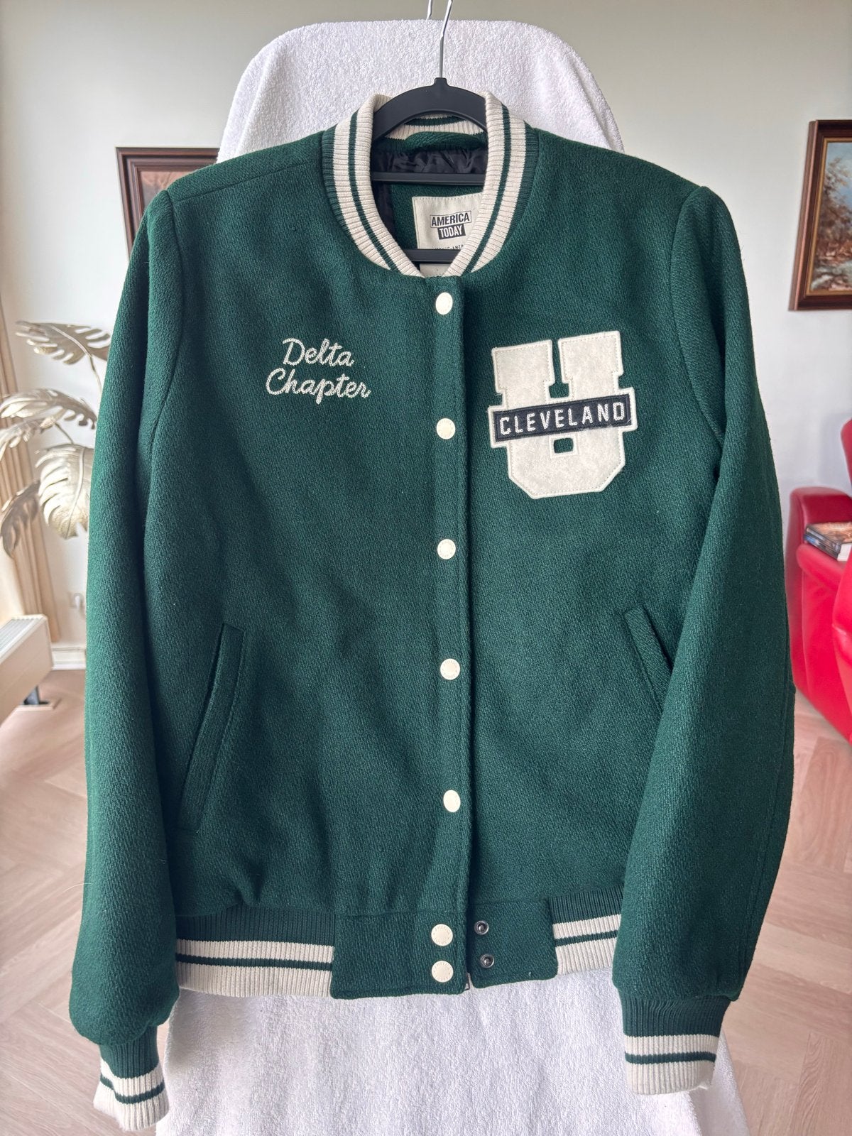 America Today Varsity Jacket 'Delta Chapter' Groen, Kleding | Dames, Ophalen of Verzenden, Zo goed als nieuw, Groen