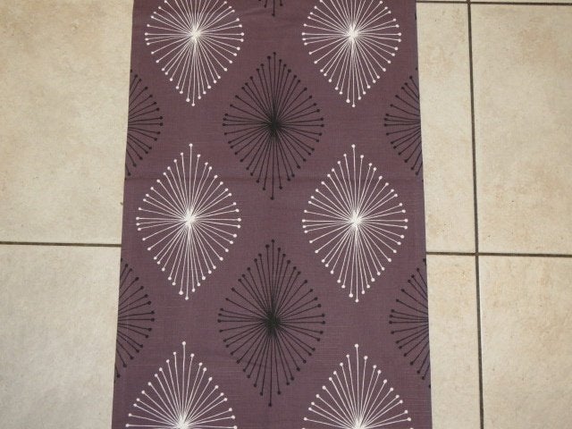 Vintage lap stof bruin met grafische figuren Zweeds design, Bruin, Ophalen of Verzenden, Zo goed als nieuw, 30 tot 120 cm