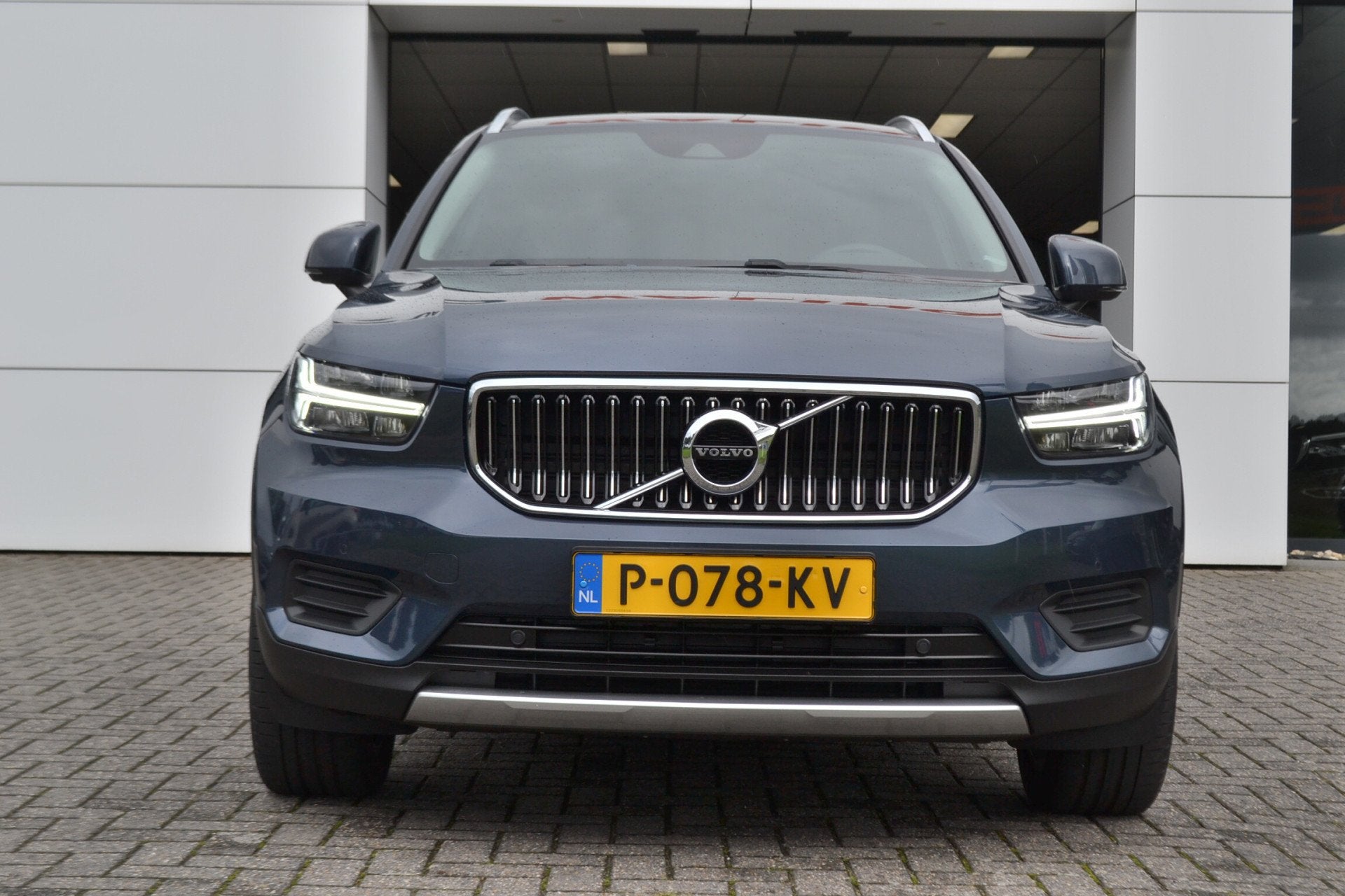 Volvo XC40 1.5 T4 Recharge Inscription | Achteruitrijcamera, Dealer onderhouden, Stof, Blauw, Bedrijf