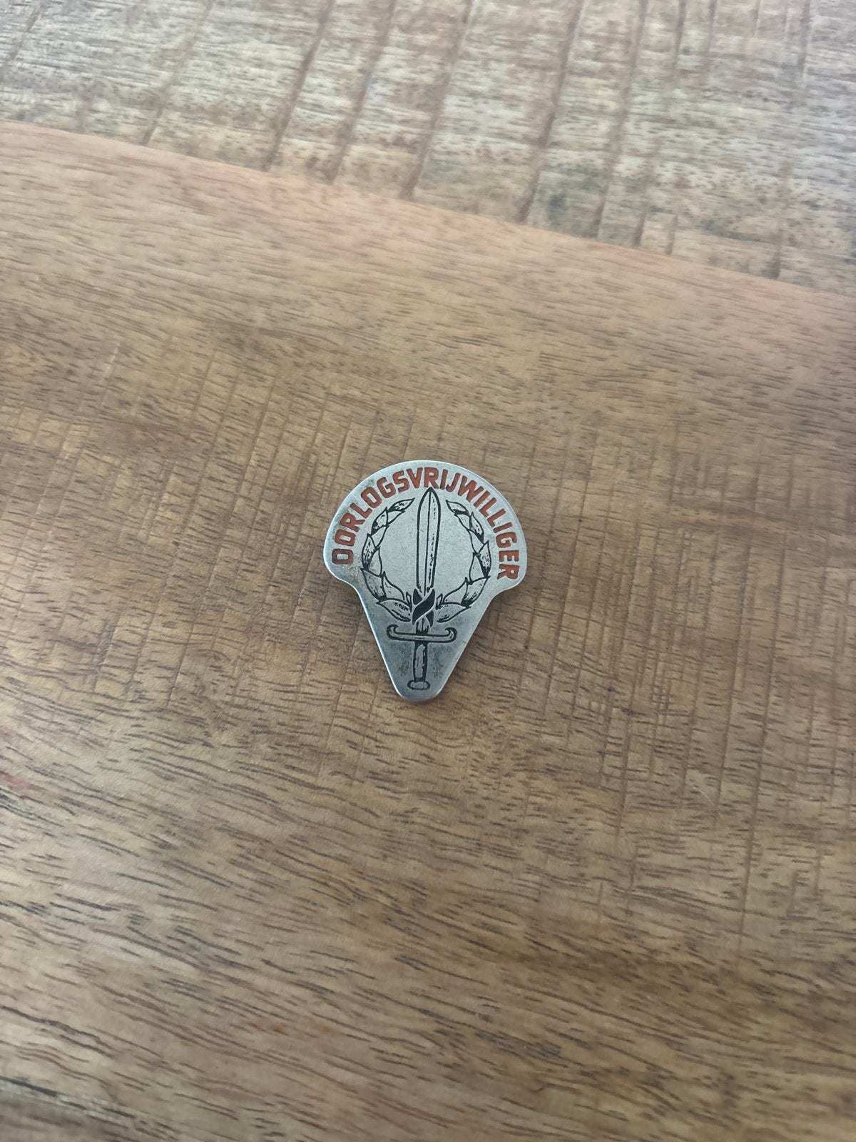 Oud Speldje Oorlogsvrijwilliger - Vintage Militair Insigne, Ophalen of Verzenden, Gebruikt, Overige onderwerpen, Speldje of Pin