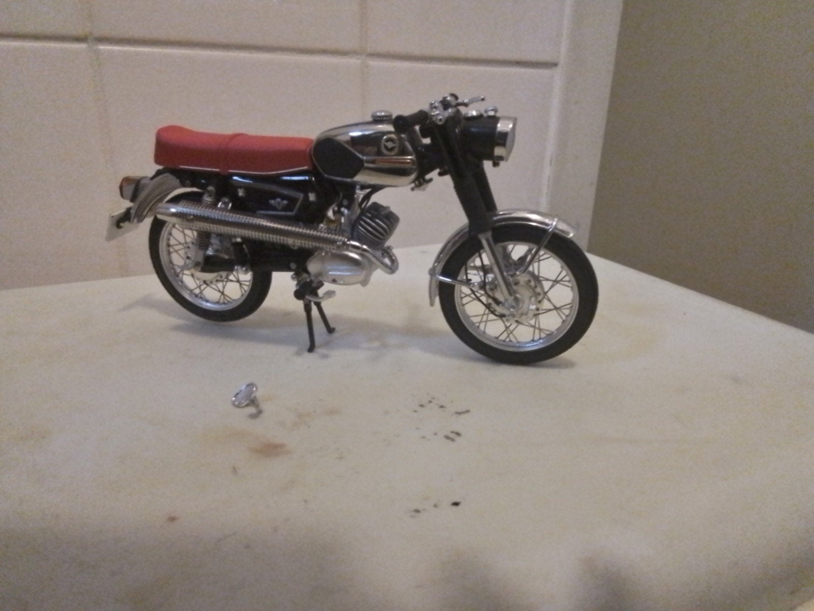 Zundapp schaalmodel 1:10 in nieuwstaat met doos, Ophalen of Verzenden, Nieuw, Motor