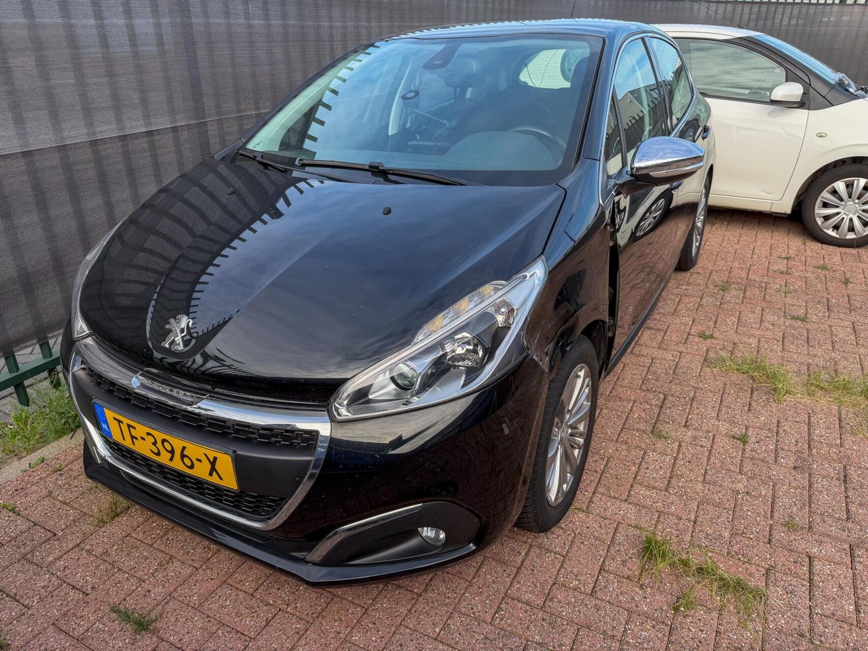 Peugeot 208 1.2 PureTech Blue Lease Active, Bluetooth, Gebruikt, 1199 cc, Met garantie (alle)