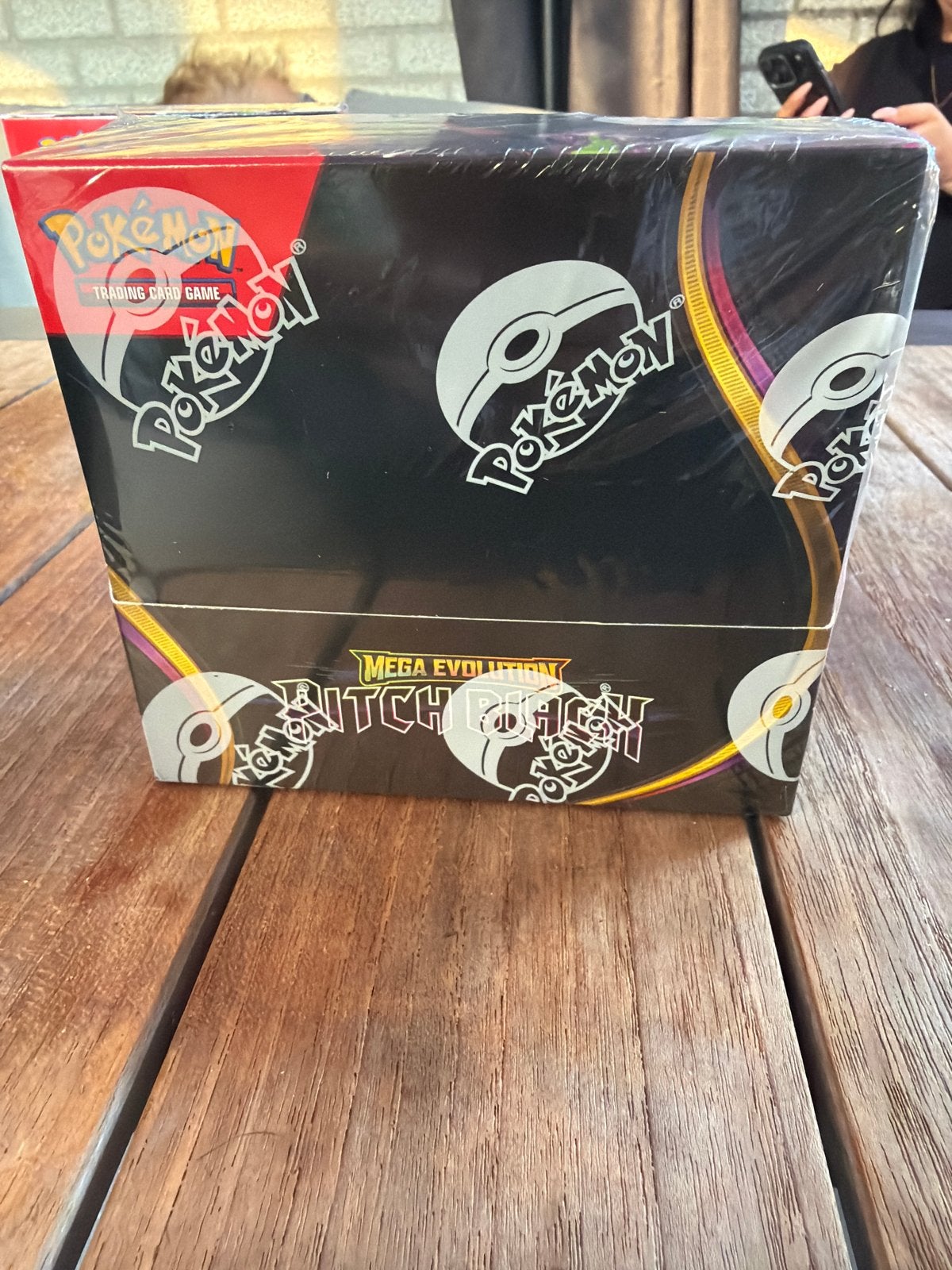 Pokémon Mega Evolution Pitch Black Boosterbox, Ophalen, Nieuw, Boosterbox