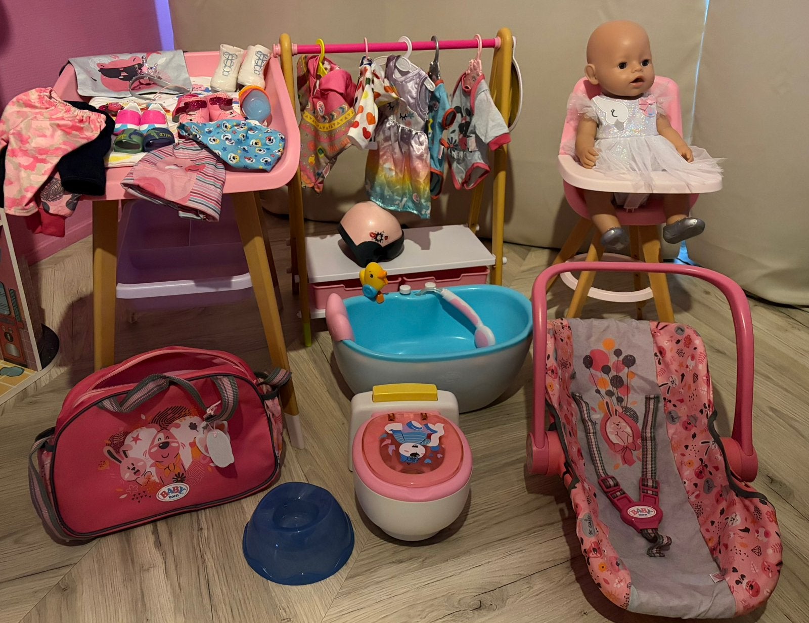 Baby born met heel veel accessories, Kinderen en Baby's, Speelgoed | Poppen, Ophalen, Zo goed als nieuw, Babypop