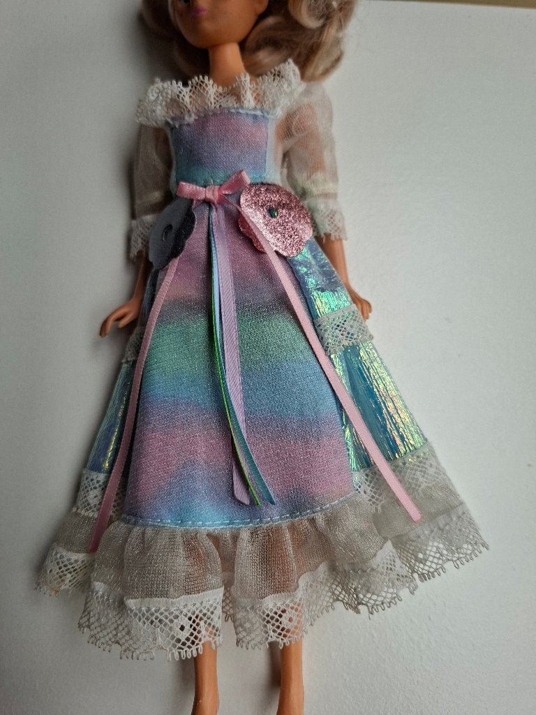 outfit barbie Lady lovely locks, maiden fair. 1981 vintage, Ophalen of Verzenden, Zo goed als nieuw, Kleertjes