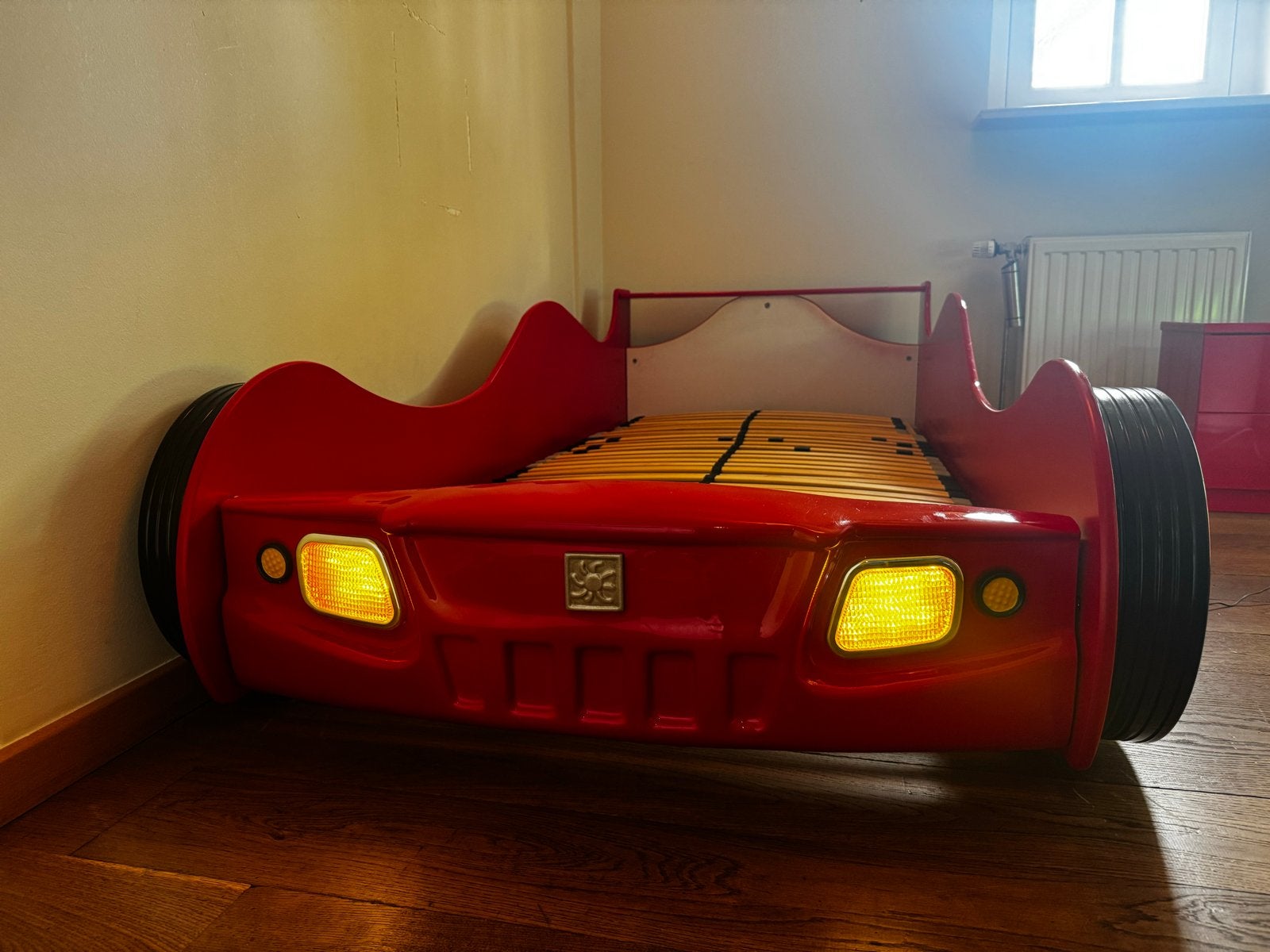 Complete autokamer: bed, nachtkastje, bureau, Huis en Inrichting, Ophalen, Gebruikt, Eenpersoons, Overige maten